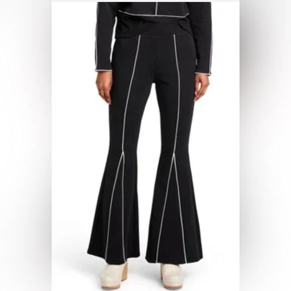 NWOT VICTOR GLEMAUD x TARGET Women’s Black High-Rise Flare Sweatpants Size M - Picture 4 of 8